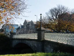 Christchurch z Muzeum Canterbury w tle Christchurch z Muzeum Canterbury w tle