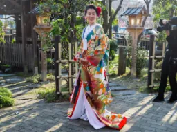 Kobieta w ślubnym kimonie Kobieta w ślubnym kimonie