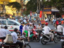 Ruch uliczny w Saigon to prawdziwe przeżycie