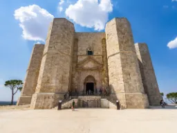 Castel del Monte w Apulii