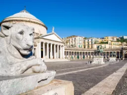 Piazza del Plebiscito w Neapolu