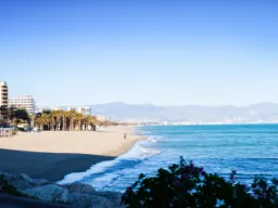 Szeroka plaża w Torremolinos Szeroka plaża w Torremolinos
