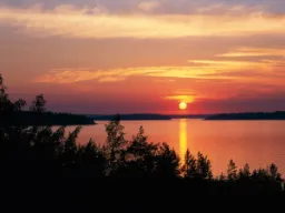 Zachód słońca nad jeziorem Zachód słońca nad jeziorem