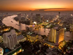 Zachód słońca nad Bangkokiem
