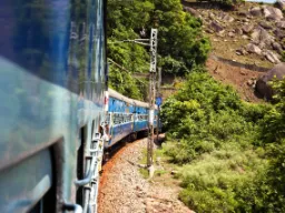 Podróż pociągiem w Indiach to wyjątkowe doświadczenie