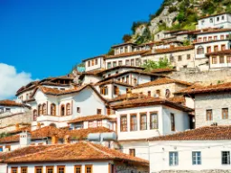 Berat nosi przydomek „Miasto tysiąca okien” Berat nosi przydomek „Miasto tysiąca okien”