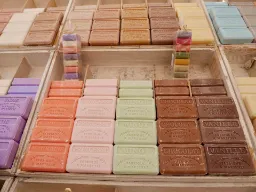 Mydła z Marsylii na targu w Aix-en-Provence