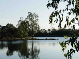 Wieczorny nastrój nad rzeką Wieczorny nastrój nad rzeką