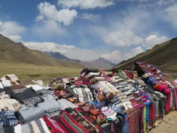 Ręcznie robione tkaniny i dzianiny z wełny lamy