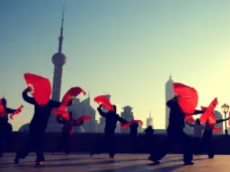 Poranne ćwiczenia z wachlarzami – prawdopodobnie forma tai chi Poranne ćwiczenia z wachlarzami – prawdopodobnie forma tai chi