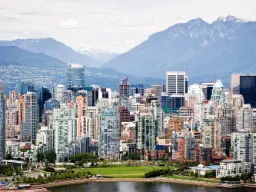 Panorama Vancouveru z górami w tle Panorama Vancouveru z górami w tle