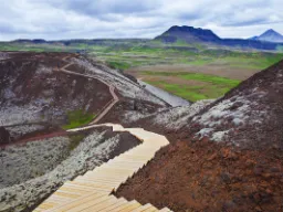 Mnóstwo kraterów wulkanicznych i 'pseudokaterów' na Islandii Mnóstwo kraterów wulkanicznych i 'pseudokaterów' na Islandii