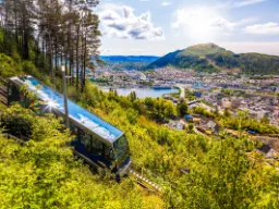 Fantastyczny widok na Bergen z Fløibanen Fantastyczny widok na Bergen z Fløibanen