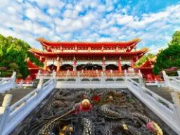 Świątynia Wenwu nad Jeziorem Słońca i Księżyca Świątynia Wenwu nad Jeziorem Słońca i Księżyca