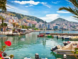 Piękna nadmorska promenada w Sarandzie, Albania Piękna nadmorska promenada w Sarandzie, Albania