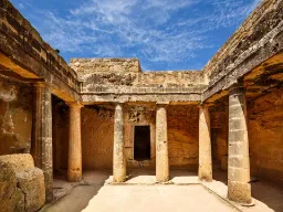 Grobowce Królewskie pochodzą z IV wieku p.n.e.