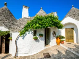 Budynki trulli są zbudowane z wapienia
