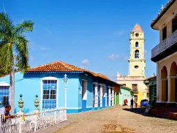 Trinidad - z wieżą zegarową, kościół jest teraz muzeum Trinidad - z wieżą zegarową, kościół jest teraz muzeum