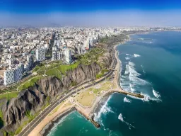 Linia brzegowa Limy z dzielnicą Miraflores Linia brzegowa Limy z dzielnicą Miraflores