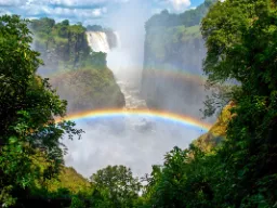 Tęcza przy Wodospadzie Wiktorii Tęcza przy Wodospadzie Wiktorii