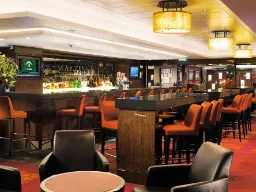 Whiskey Bar na pokładzie statku wycieczkowego Norwegian Epic Whiskey Bar na pokładzie statku wycieczkowego Norwegian Epic