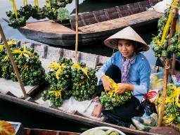 Delta Mekongu słynie z pływających targów Delta Mekongu słynie z pływających targów