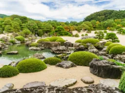 Nagrodzony japoński ogród przy muzeum Adachi