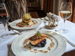 Ciesz się jedzeniem w The Victoria Falls Hotel Ciesz się jedzeniem w The Victoria Falls Hotel