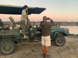 Lornetka to świetna rzecz na safari