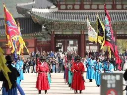 Pałac Gyeongbokgung w Seulu – słynny z ceremonii zmiany warty