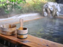 Onsen – tradycyjna japońska kąpiel w gorących źródłach dla relaksu i dobrego samopoczucia