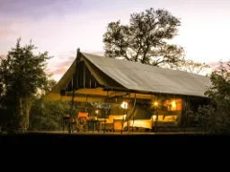 Wieczorny nastrój w namiocie Wieczorny nastrój w namiocie