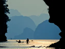 Piękna zatoka Halong wpisana na listę UNESCO Piękna zatoka Halong wpisana na listę UNESCO