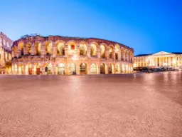 Arena w Weronie została zbudowana w 30 roku n.e. Arena w Weronie została zbudowana w 30 roku n.e.