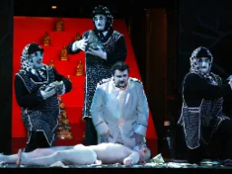 Scena egzekucji w Turandot Pucciniego, gdzie Ping, Pang, Pong i Calaf są świadkami Scena egzekucji w Turandot Pucciniego, gdzie Ping, Pang, Pong i Calaf są świadkami