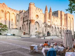 Pałac Papieży pochodzi z XIV wieku