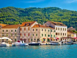 Hvar, znana jako "Adriatycka Madera" Hvar, znana jako "Adriatycka Madera"