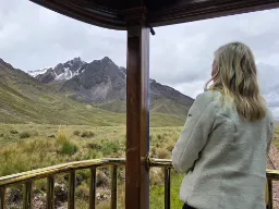 Andy widziane z wagonu widokowego pociągu Andy widziane z wagonu widokowego pociągu