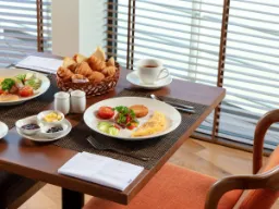 Pyszne śniadanie na pokładzie Pyszne śniadanie na pokładzie