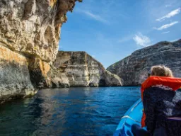 Rejs łodzią przy Blue Grotto Rejs łodzią przy Blue Grotto