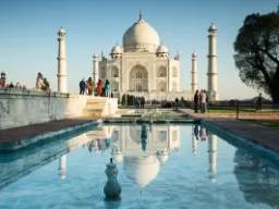 Taj Mahal to mauzoleum grobowe dla ulubionej żony Szahdżahana Taj Mahal to mauzoleum grobowe dla ulubionej żony Szahdżahana