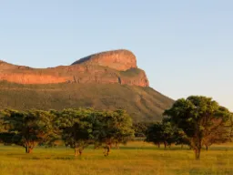 Majestatyczna góra Hanglip Majestatyczna góra Hanglip