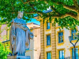 Posąg René Andegaweńskiego – znanego także jako dobry król René