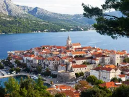 Korčula jest szóstą co do wielkości wyspą w chorwackim archipelagu Korčula jest szóstą co do wielkości wyspą w chorwackim archipelagu