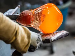 Hutnictwo szkła w Ta’ Qali Crafts Village Hutnictwo szkła w Ta’ Qali Crafts Village