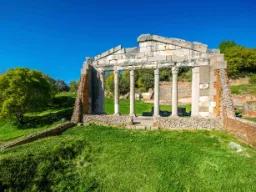 Apollonia, Albania – starożytne ruiny greckiej kolonii Apollonia, Albania – starożytne ruiny greckiej kolonii