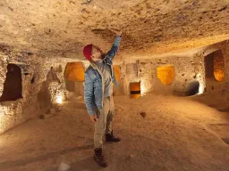 Pokój w podziemnym mieście wykutym w skałach Kapadocji