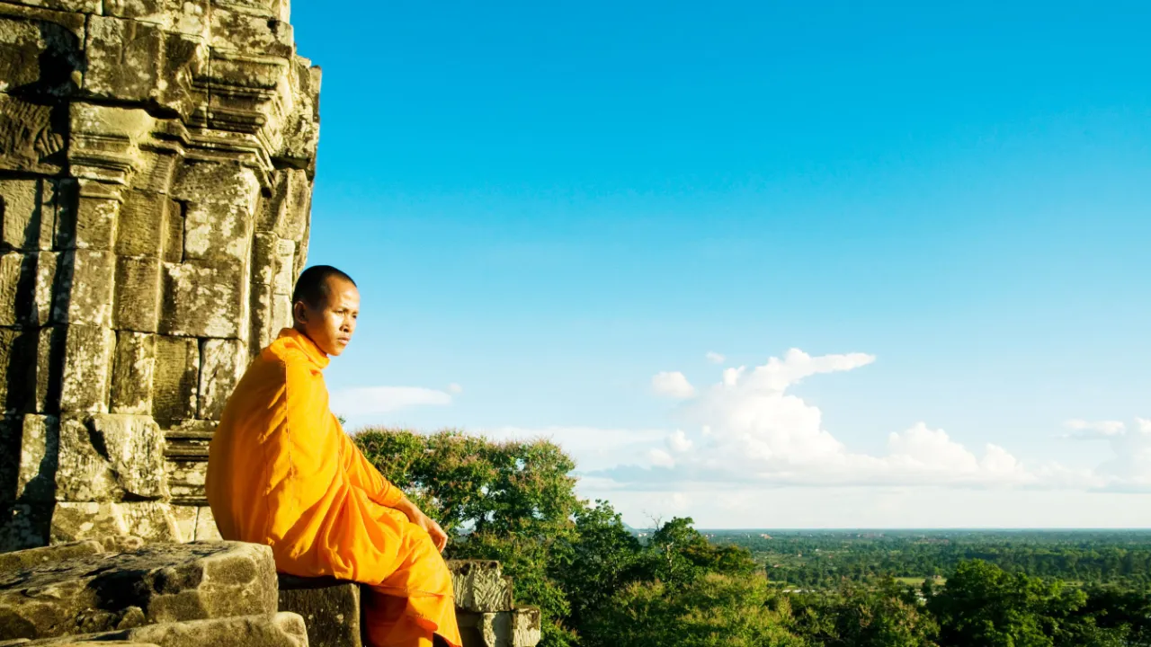 Mnich w Angkor Wat