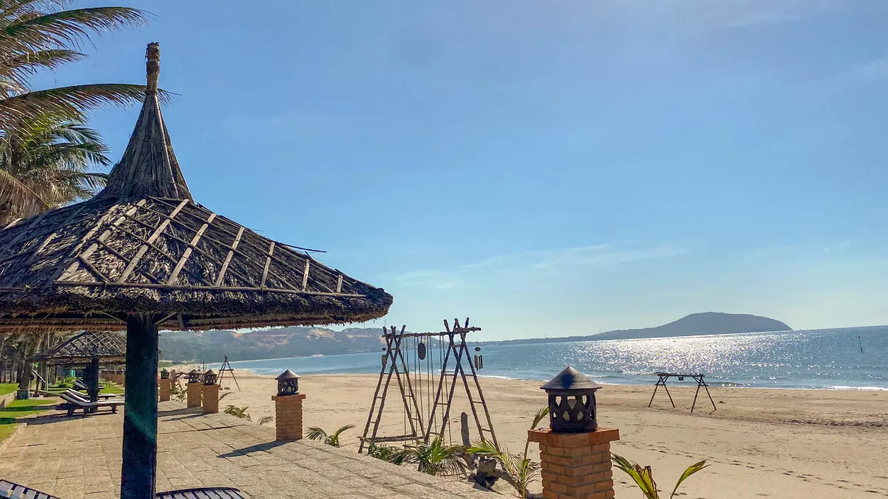 Plaża przy Hotelu Pandanus Resort