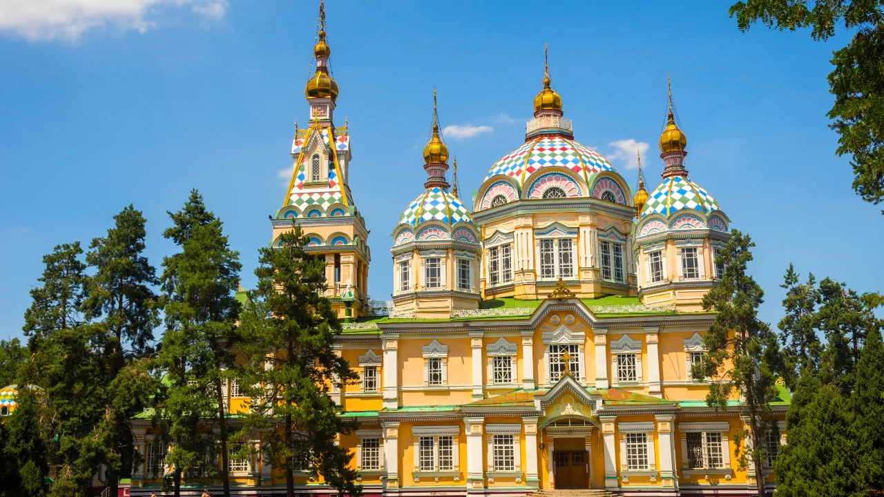 Sobór Zenkowa w Ałmaty, Kazachstan Sobór Zenkowa w Ałmaty, Kazachstan